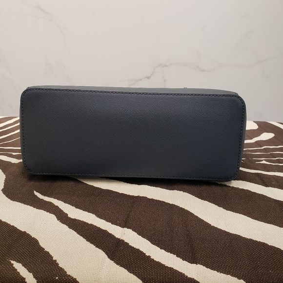 Michael Kors Charlotte Large Tote - Picture 5 of 8